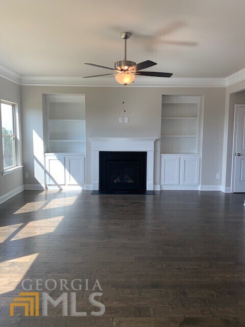 Foto del edificio - 5181 Woodland Rd