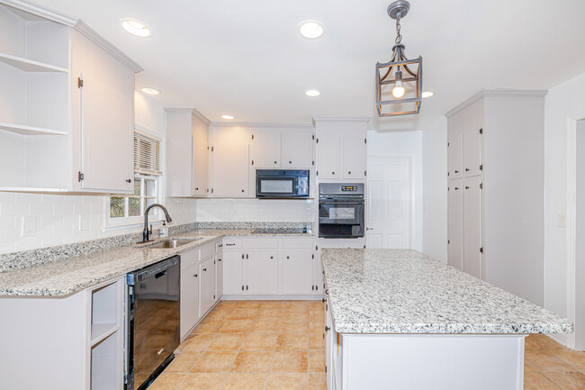 Building Photo - 1400 E Barden Rd