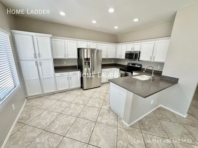 Building Photo - 4307 S Rim Ct