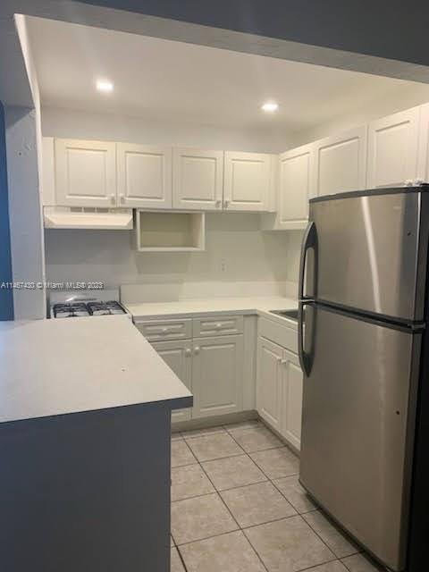 Building Photo - 1230 W 54th St