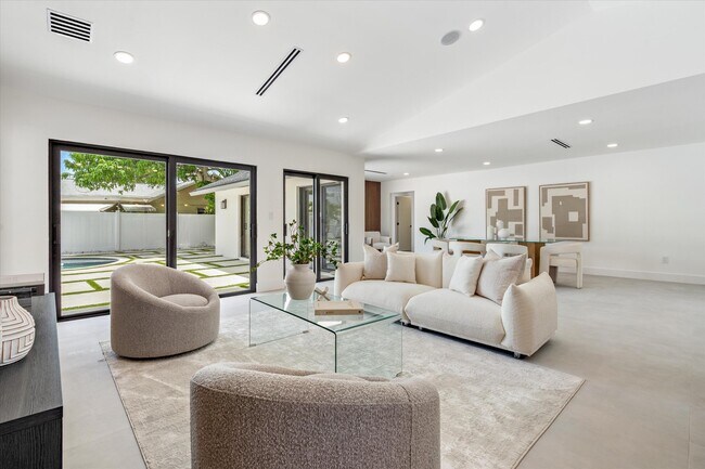 Foto del edificio - 3701 NW 8th St