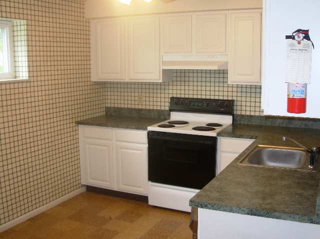  - 496 Lawnview Dr