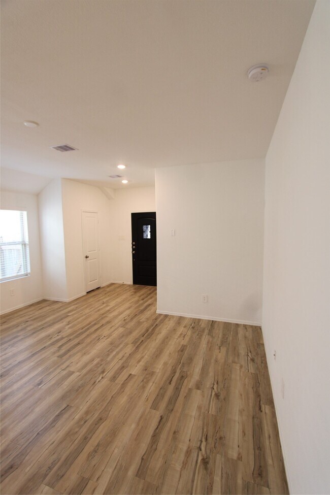 Building Photo - 24030 Steep Climb Dr