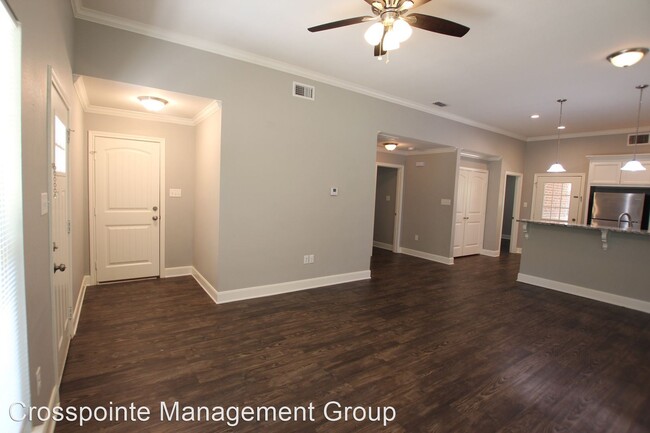 Foto del edificio - 3 br, 2 bath House - 613 South Ross Ave