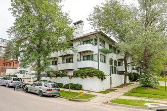 Building Photo - 704 Pearl St