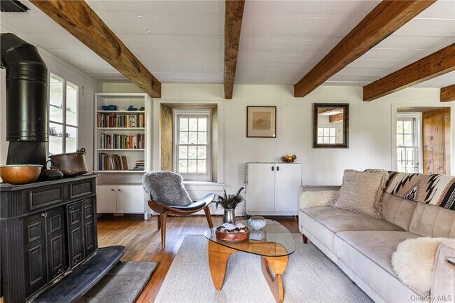 Foto del edificio - 90 Upper Whitfield Rd