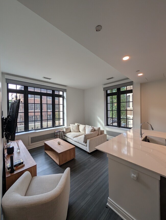 Foto del edificio - 2300 N Lincoln Park W