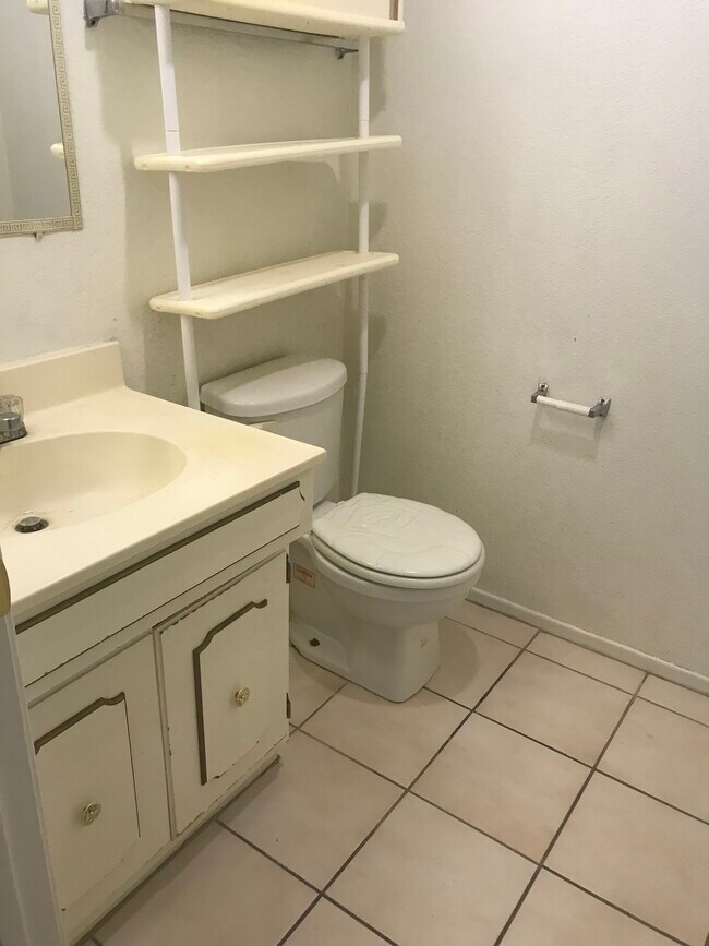 Guest powder room on the first floor - 37 Fano St