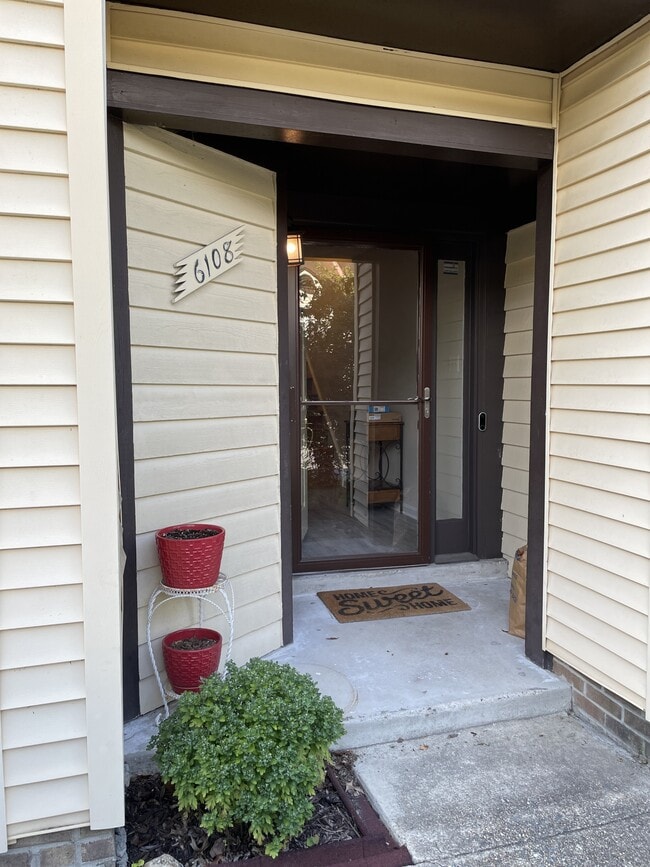 Photo - 6108 Castletown Way Townhome