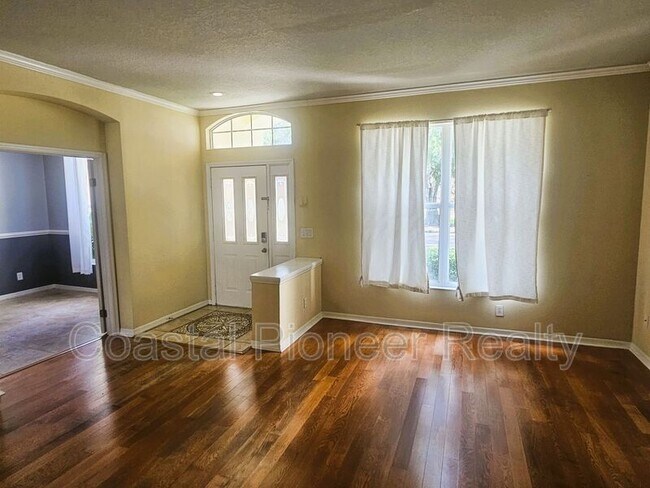 Foto del edificio - 9708 Dunscroft Ln