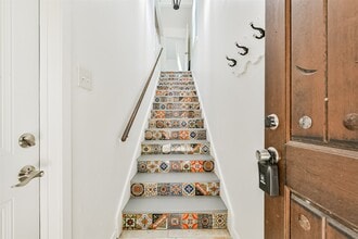 Building Photo - 123 The Strand