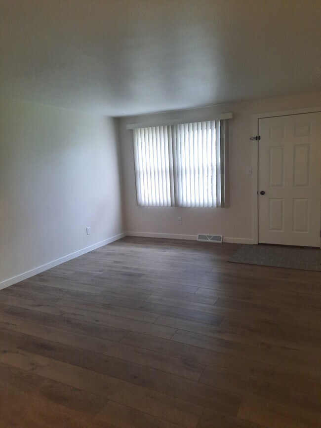Sala de estar - 3439 Finger Rd
