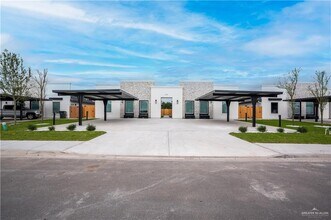 Building Photo - 31 Dragonfly St