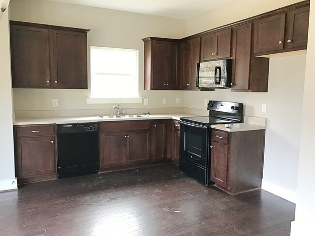 Building Photo - Home Available for Rent...McAdory Schools!...