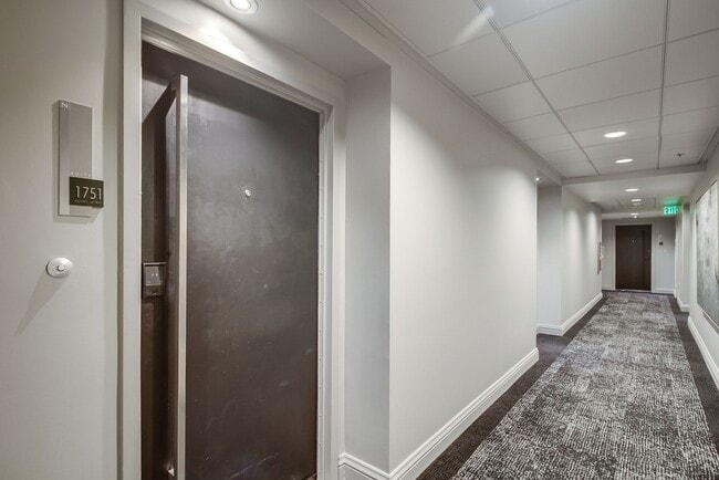 Foto del edificio - 425 W Beech St