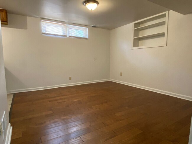 Foto del edificio - 1212 E 19th St