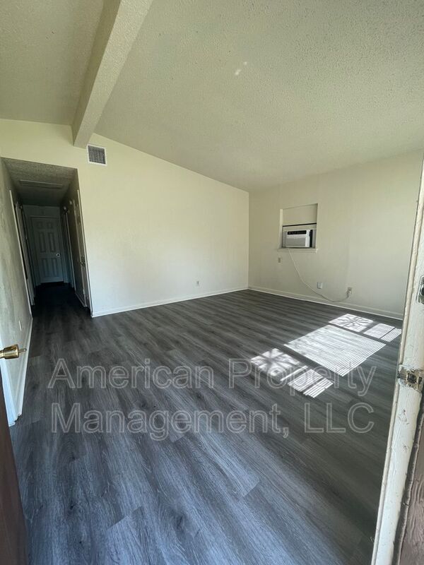 Building Photo - 4103 E Xyler St