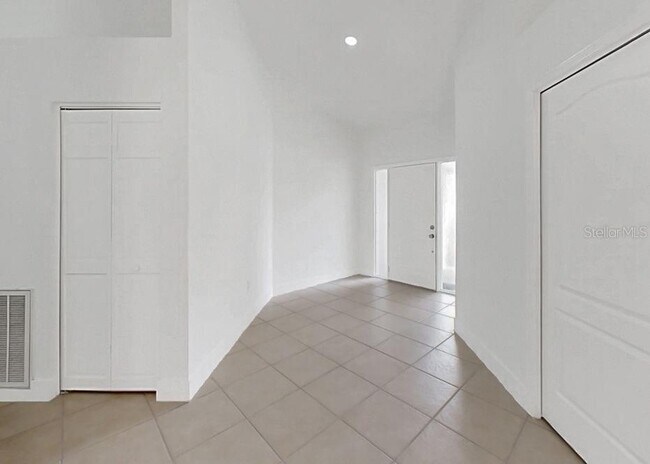 Foto del edificio - 6409 Stone River Rd