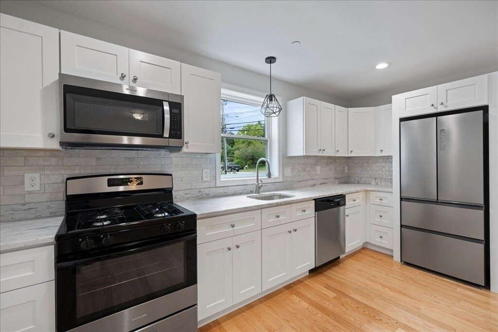 Foto principal - 64 N Main St