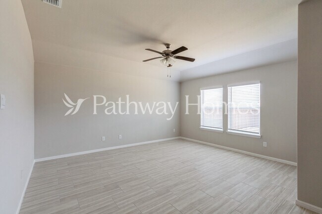 Foto del edificio - 9437 Golden Tree Ave