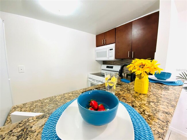Foto del edificio - 7112 Waterside Dr