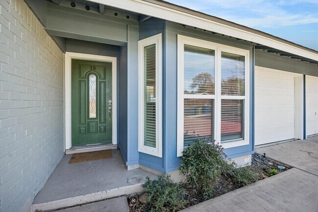 Foto del edificio - 1411 Fairfield Dr