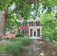 Building Photo - 855 N Larrimore St