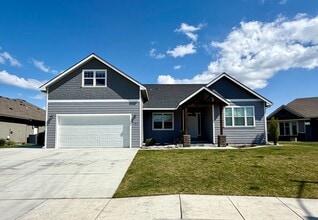 Building Photo - 183 Mata Rd