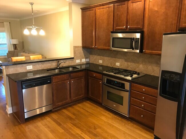 Kitchen - 655 Mead St SE