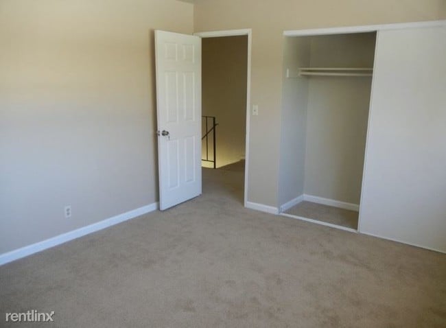 Building Photo - 27551 Ponderosa Ct