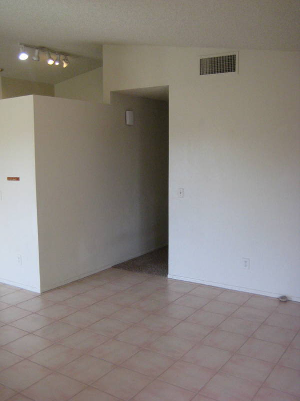 Building Photo - 10106 Cll Del Este