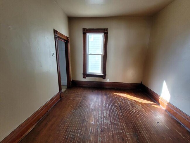 Building Photo - 1250 Elm St
