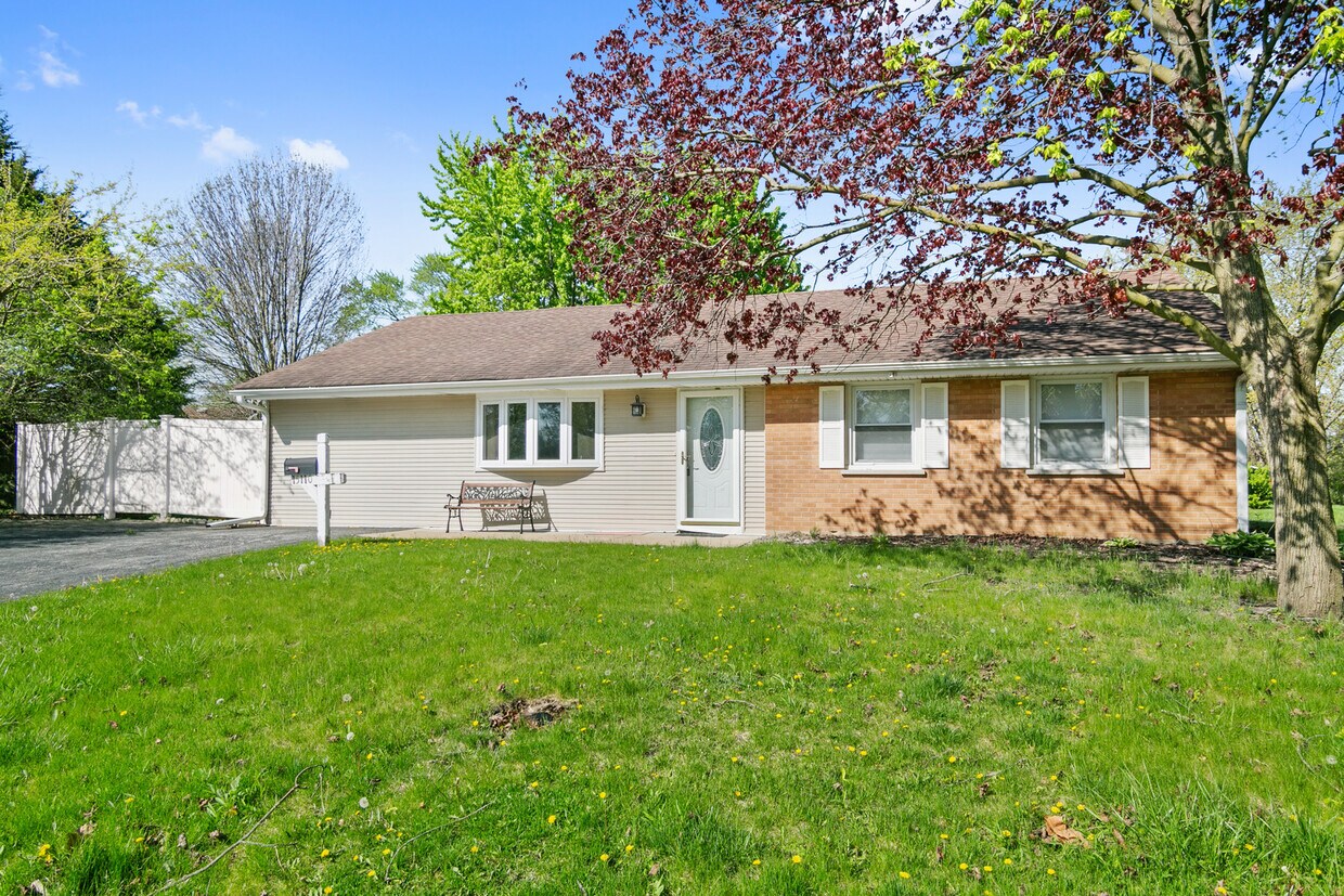 Primary Photo - 15110 Huntington Ct