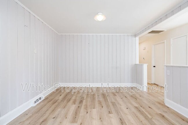 Foto del edificio - 7726 Wallace Ln