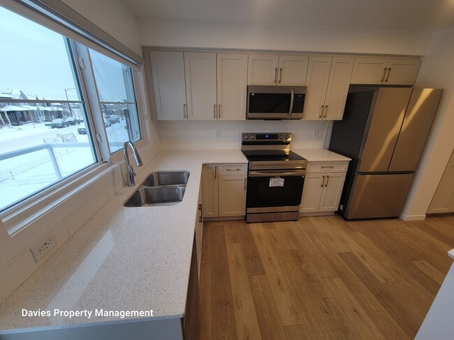 Building Photo - 1209 Keswick Dr SW