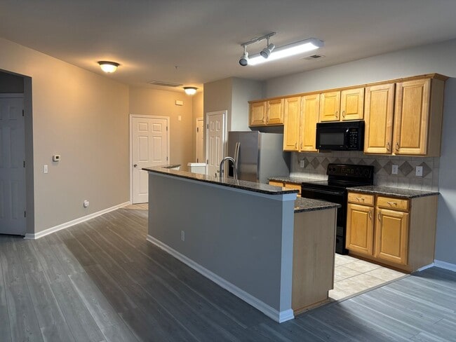 Foto del edificio - 3rd Level 3 Bedroom Condo in Ballantyne