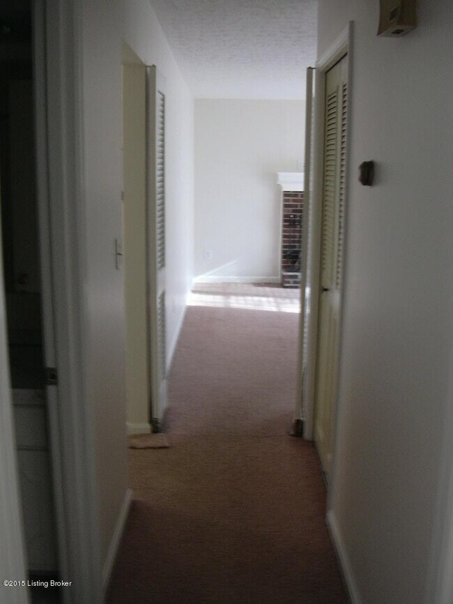 Building Photo - 304 S Evergreen Rd