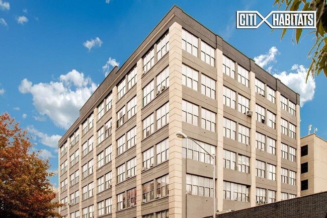 Building Photo - 100 S 4th St