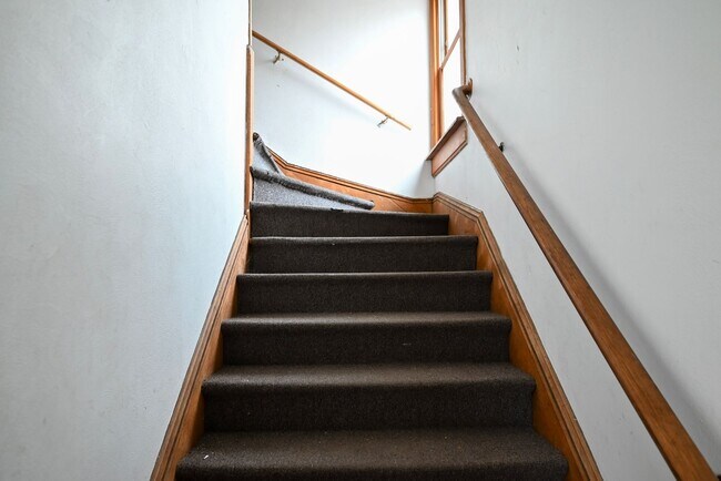 Foto del edificio - 405-407 W Main St - Duplex