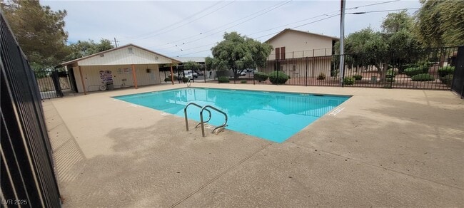 Foto del edificio - 4955 Jeffreys St