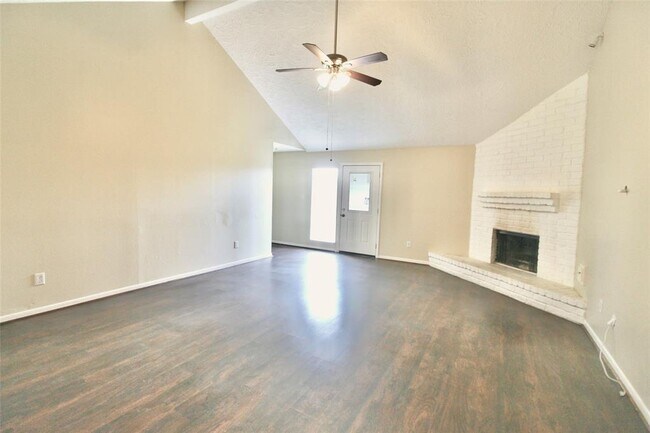 Building Photo - 15830 Alta Mesa Dr