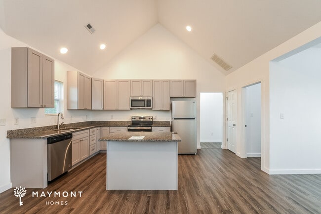 Building Photo - 402 Foxridge Ct