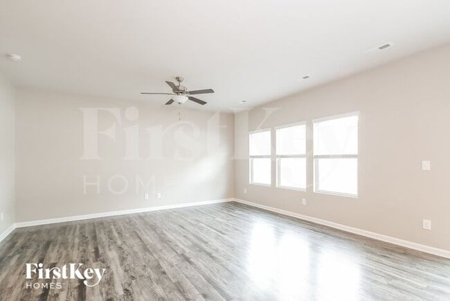 Building Photo - 9621 Hamel St