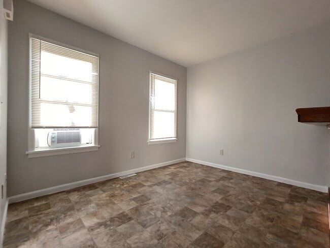 Building Photo - 3028 7th Ave