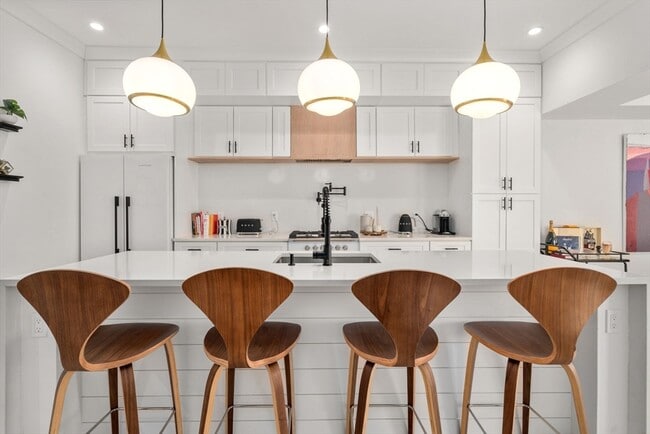 Building Photo - 75 Old Harbor St