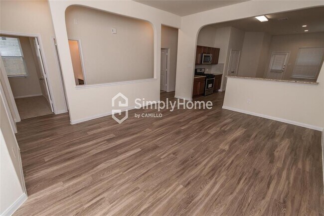 Building Photo - 2219 Spring Hollow Dr