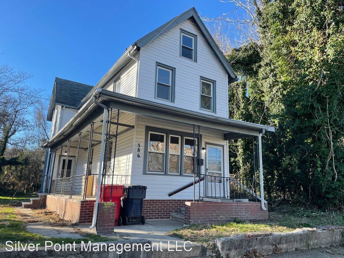 Foto principal - 4 br, 1 bath House - 386 South Ave