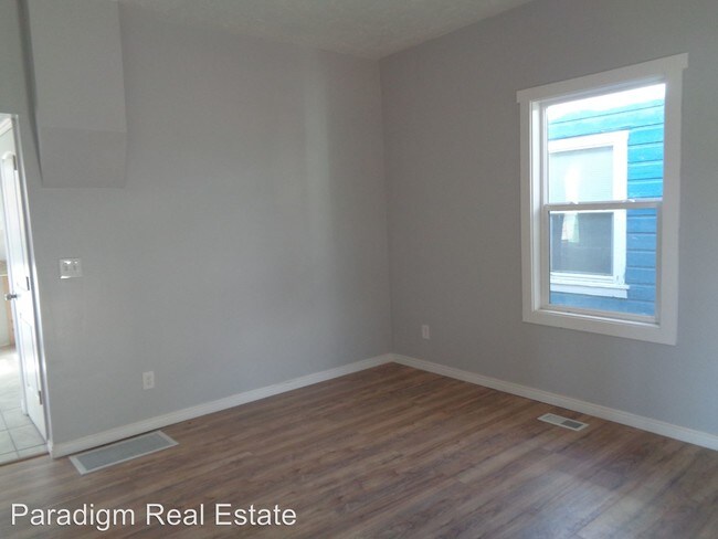 Building Photo - 2431 B Ave