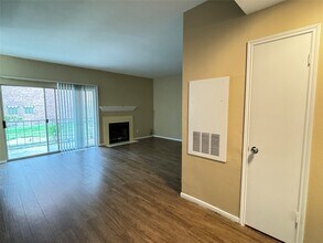 Building Photo - 6500 Harbor Town Dr