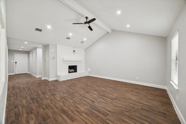 Foto del edificio - 2511 Nelwood Dr